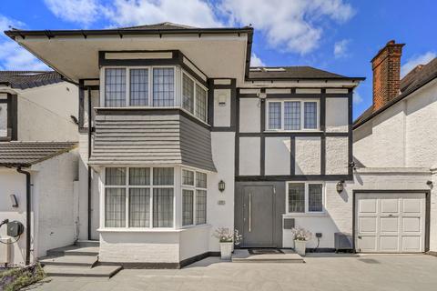 Hillcrest Avenue, Edgware, HA8 6 bed link detached house for sale