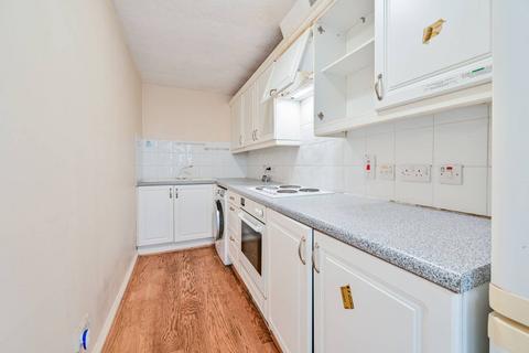 Albany Road, Elephant and Castle... 2 bed flat for sale