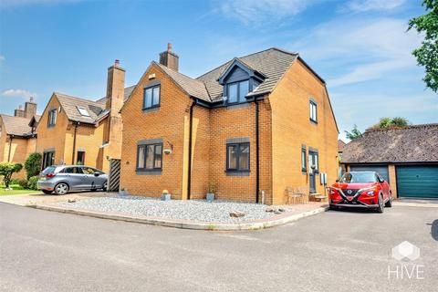 Dunedin Gardens, Ferndown BH22 4 bed detached house for sale