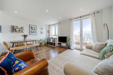 Rosenburg Road, London W3 2 bed flat for sale