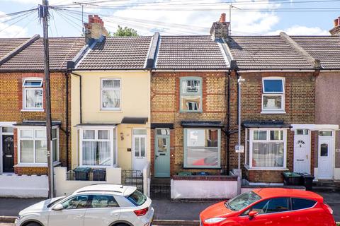 Suffolk Road, Gravesend, Kent, DA12 3 bed terraced house for sale