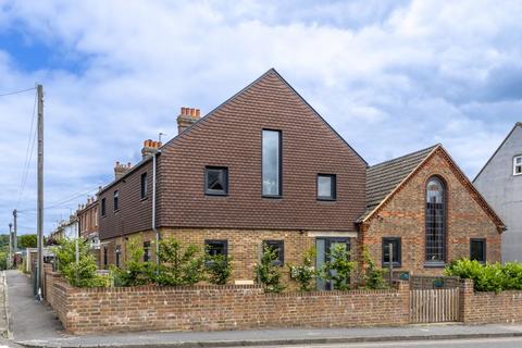 Framfield Road, Uckfield 2 bed apartment for sale