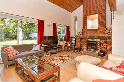 Borden Lane, Sittingbourne ME10 5 bed chalet for sale