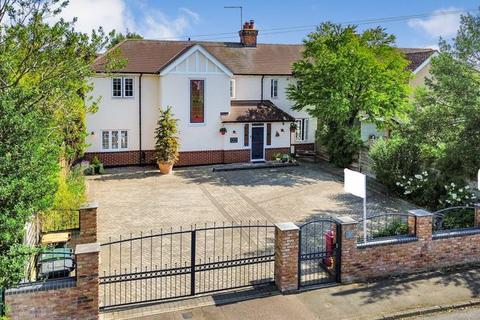 Chapel Lane, Bedford MK44 4 bed semi