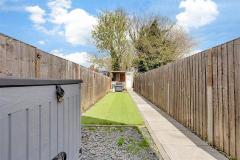 North Street, Sittingbourne ME10 2 bed terraced house for sale