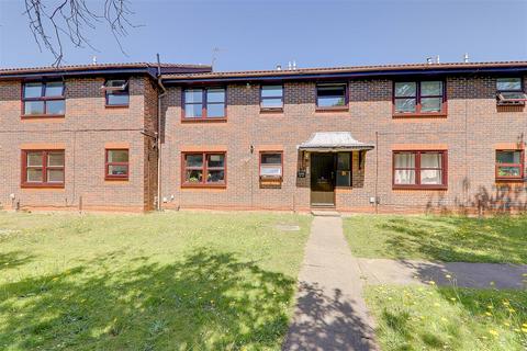 Beech Gardens, Bulkington Avenue, BN14 2 bed flat for sale