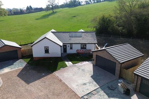 Pant Yr Onnen, Pont Robert, Meifod... 3 bed bungalow for sale