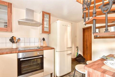 Park Road, Faversham ME13 2 bed semi
