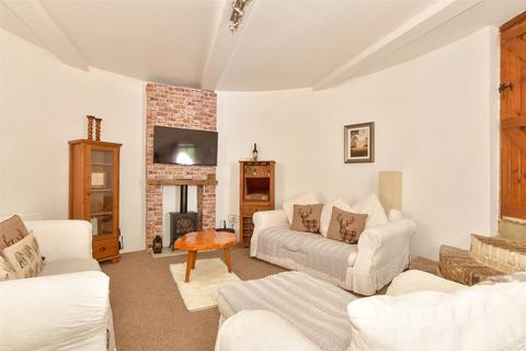 Park Road, Faversham ME13 2 bed semi