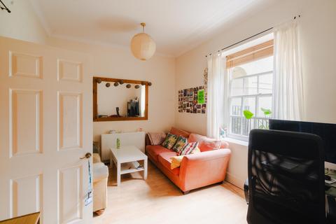 Bristol BS2 1 bed flat for sale