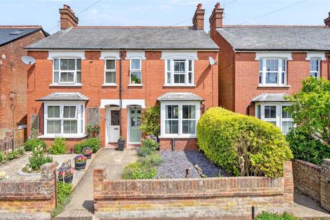 Wey Lane, Chesham, Buckinghamshire, HP5 4 bed semi