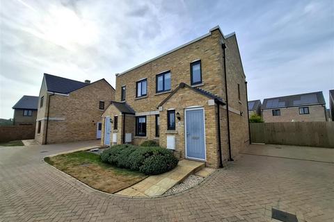 2 bedroom semi-detached house for sale