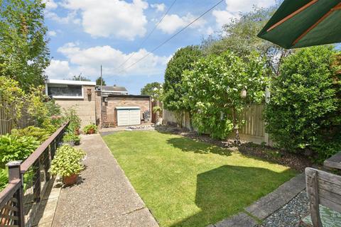 Dordells, Basildon SS15 3 bed terraced house for sale