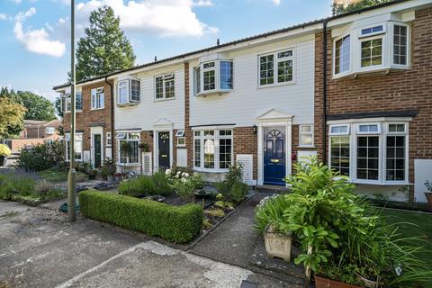 Ockenden Gardens, Surrey GU22 3 bed terraced house for sale
