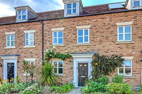 Wilkinson Drive, Ipswich IP5 3 bed townhouse for sale