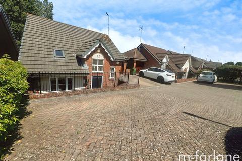 Okus Road, Swindon SN1 5 bed detached house for sale