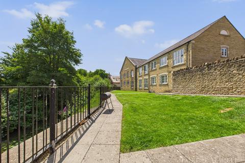Harris Close, Frome 2 bed flat for sale