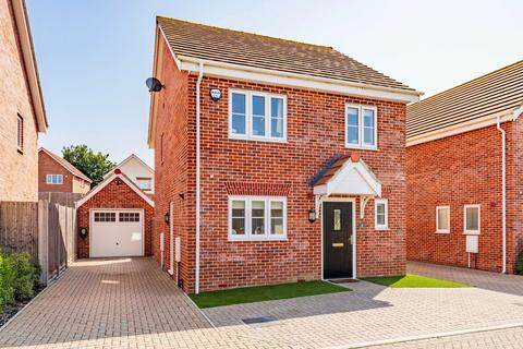 Coppice Close, Lowestoft 3 bed detached house for sale