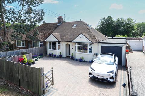 Common Road, Kensworth, LU6 4 bed chalet for sale