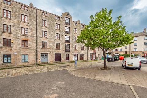 56/1 Timber Bush, Edinburgh, EH6 3 bed flat for sale