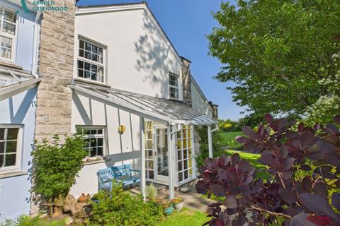 3 bedroom mews property for sale