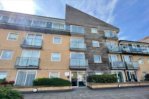 Tilley Road, Feltham, TW13 2 bed flat for sale