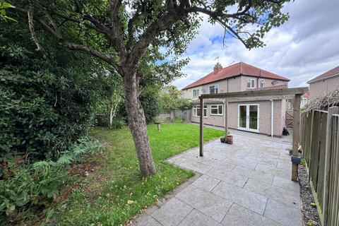 Oak Tree Avenue, Finham, Coventry... 3 bed semi