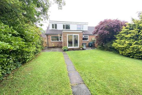 19 Jordan Avenue, Shaw, Oldham, OL2 8DQ 3 bed semi