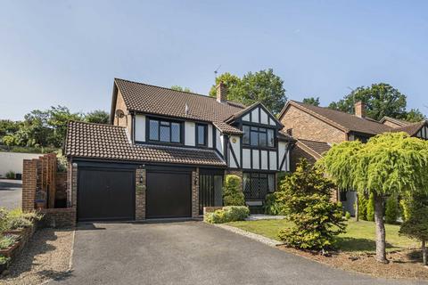 Dale View, Woking, Surrey, GU21 4 bed detached house for sale