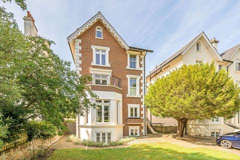 Oak Hill Road, Surbiton KT6 1 bed flat for sale