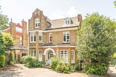 St. Marys Road, Surbiton KT6 3 bed flat for sale