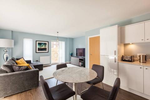 71 St Clements Avenue, London E3 2 bed flat for sale