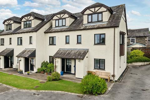 5 College Court, Main Road... 2 bed apartment for sale