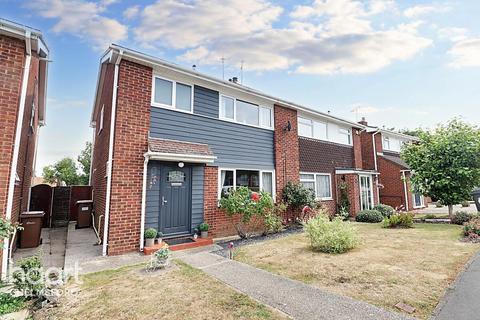 Waveney Drive, Chelmsford 3 bed semi