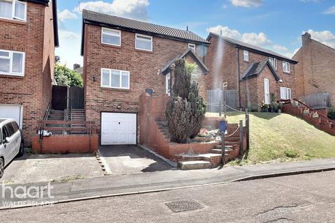 Brenzett Close, Chatham 3 bed detached house for sale