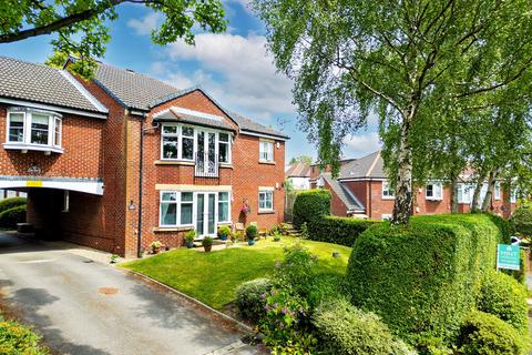 The Drive, Leeds LS17 3 bed apartment for sale