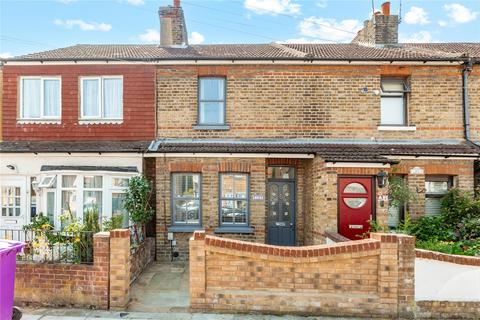 Marks Road, Romford, RM7 2 bed terraced house for sale