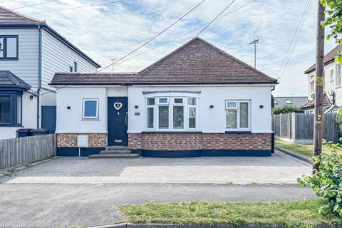 The Chase, Rayleigh SS6 2 bed detached bungalow for sale