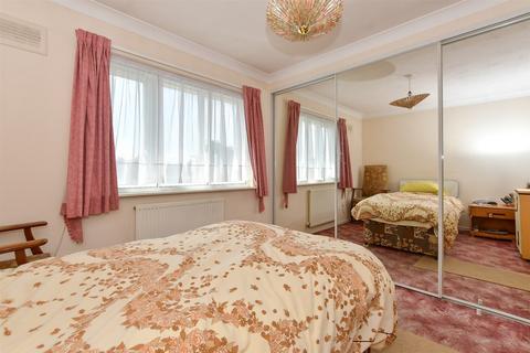 Overton Drive, Romford RM6 2 bed end of terrace house for sale