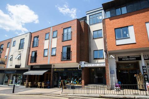 High Street, Alton GU34 2 bed flat for sale