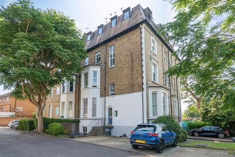 Maple Road, Surbiton 2 bed apartment for sale