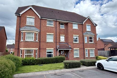Dey Croft, Chase Meadow, Warwick 2 bed flat for sale