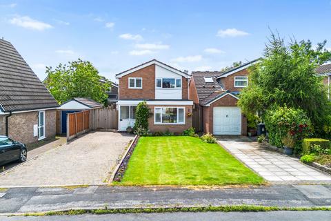 Thompson Avenue, Culcheth, WA3 3 bed detached house for sale
