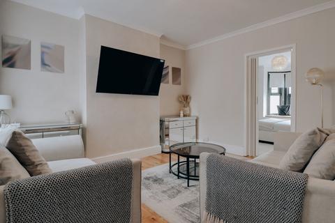 St. James Road, Watford, WD18 2 bed maisonette for sale