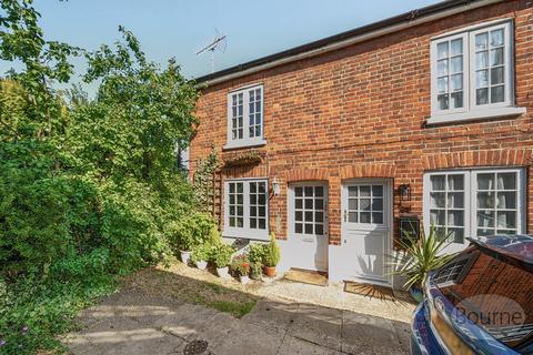 Bear Lane, Farnham, Surrey, GU9 2 bed end of terrace house for sale