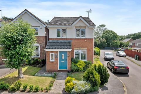 Bramshill Avenue, Kettering NN16 3 bed detached house for sale
