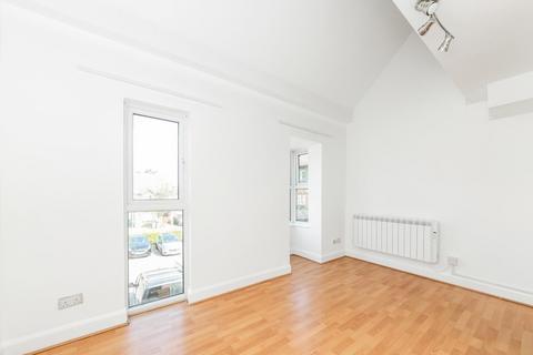 Heatherbank Close, Crayford, Kent 1 bed flat for sale