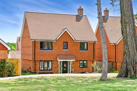 Wellingtonia Close, Willesborough... 4 bed detached house for sale
