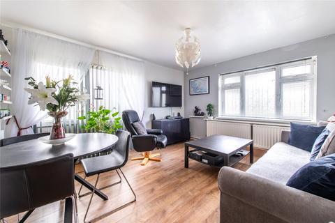 Lewis Court, Snelling Avenue... 2 bed flat for sale