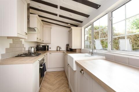 Beechen Lane, Lower Kingswood... 2 bed end of terrace house for sale